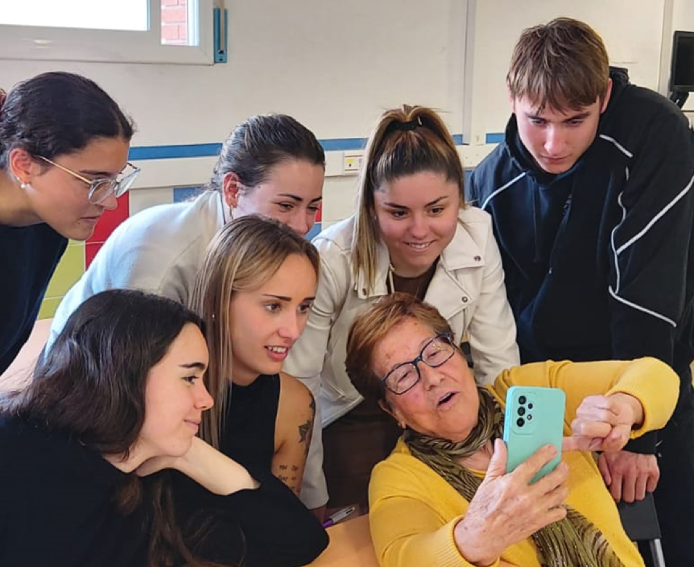 Estudiants d’Infermeria realitzen Històries de Vida Temàtiques a persones grans de la Fundació Marianao
